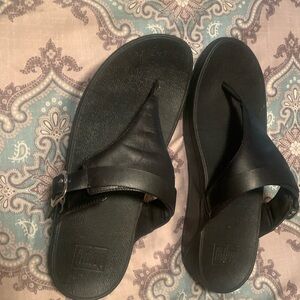 Women’s size 11 Fit Flop